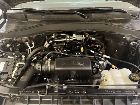 Used 2022 Ford Explorer XLT RWD image 26