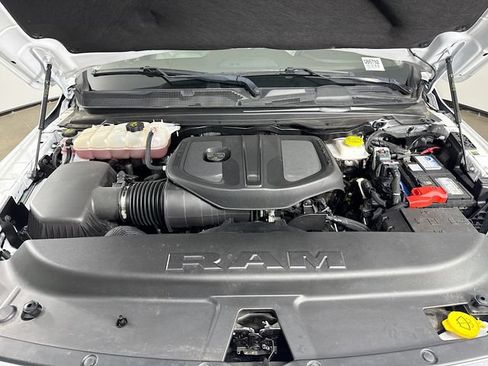 Used 2025 RAM 1500 Laramie AWD/4WD image 29