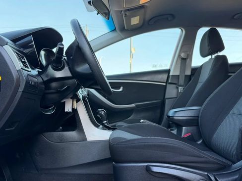 Used 2016 Hyundai Elantra GT FWD image 10