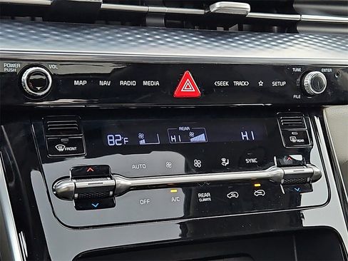 Certified 2024 Kia Carnival SX Prestige image 19