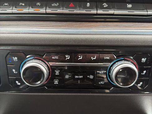 Used 2024 GMC Sierra 1500 SLT w/ SLT Premium Plus Package image 33