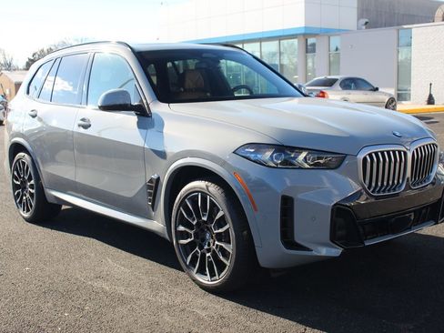 New 2026 BMW X5 xDrive40i w/ M Sport Package image 1