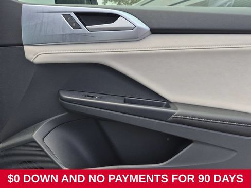 Used 2025 Volkswagen Taos SE AWD/4WD image 30
