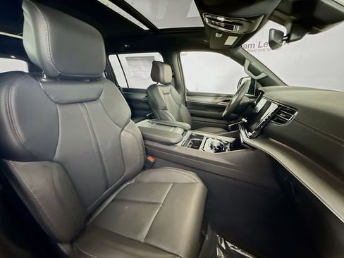 New 2026 Jeep Grand Wagoneer 4WD image 31