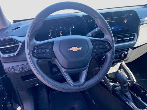 Used 2024 Chevrolet TrailBlazer LT FWD image 11