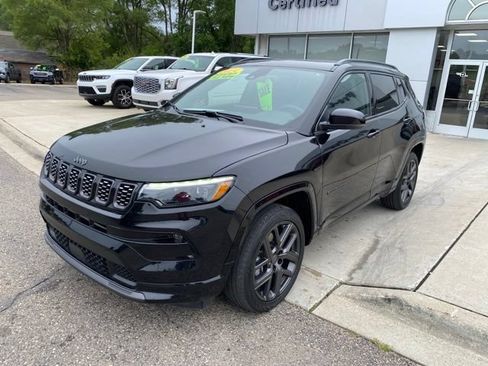 Used 2024 Jeep Compass Limited w/ High Altitude Package AWD/4WD image 9