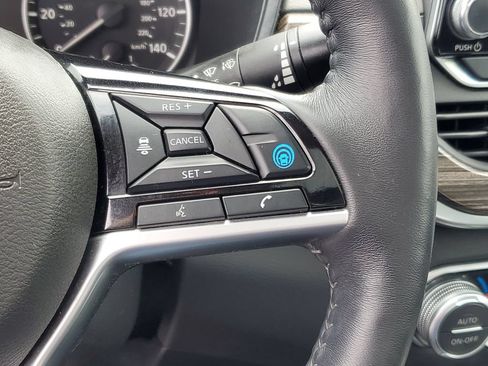 Used 2020 Nissan Altima 2.5 Platinum FWD image 18
