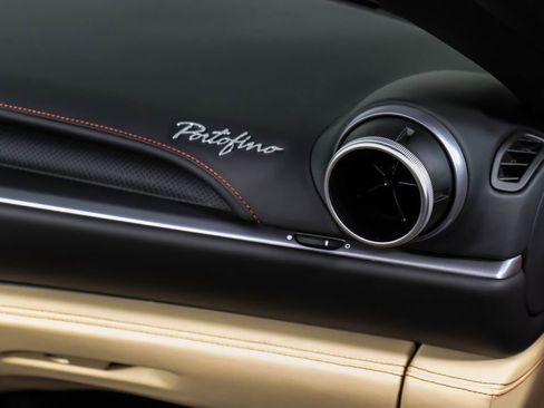 Certified 2019 Ferrari Portofino image 52