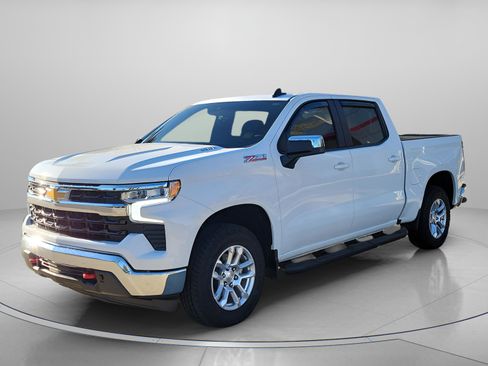 Used 2025 Chevrolet Silverado 1500 LT image 2