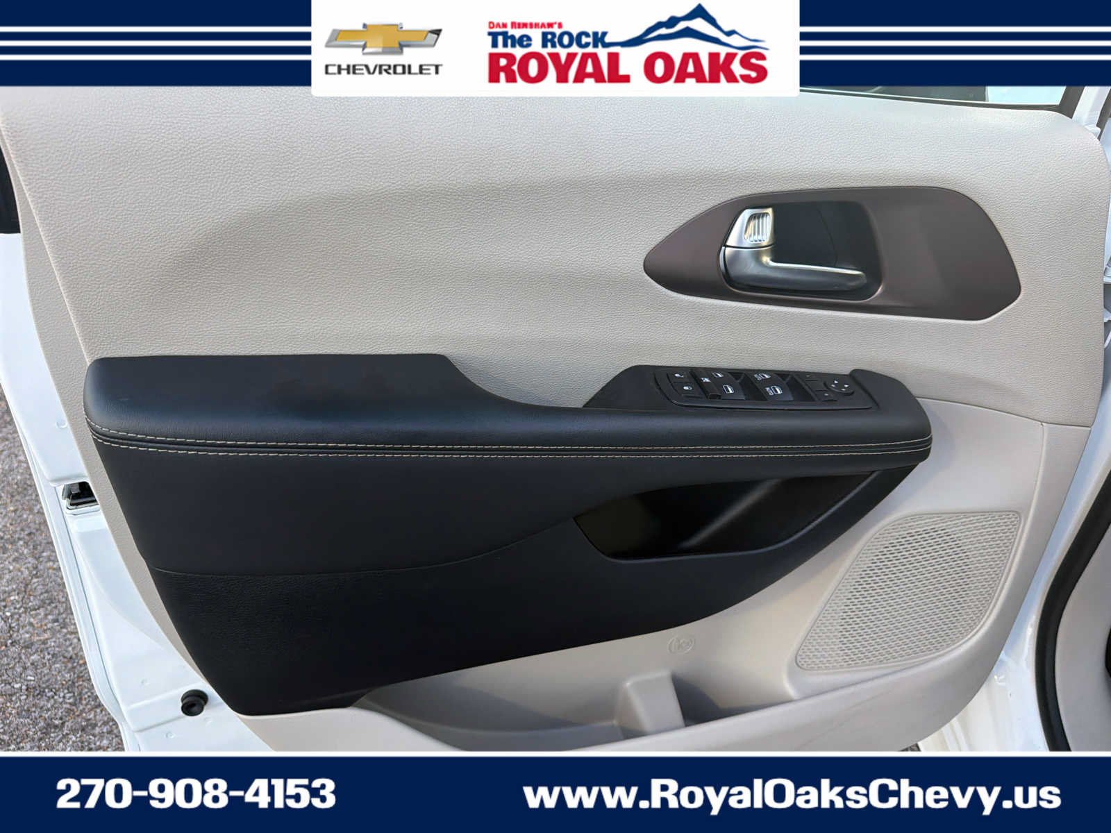 Used 2023 Chrysler Voyager LX FWD image 19