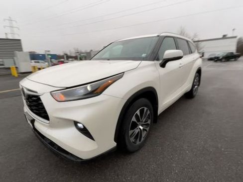 Used 2021 Toyota Highlander XLE image 5