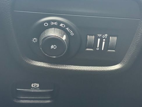 Used 2021 Jeep Grand Cherokee L Limited RWD image 13