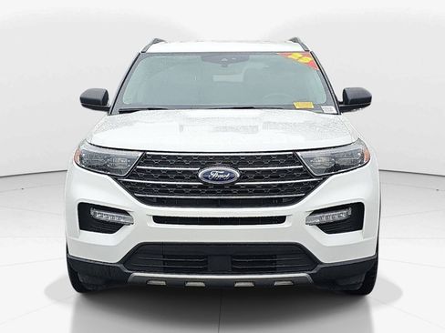 Used 2023 Ford Explorer XLT w/ Equipment Group 202A RWD image 8