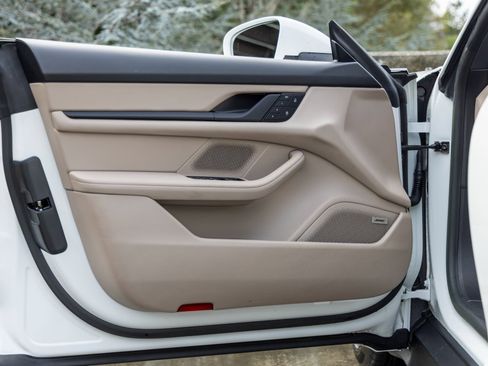 Certified 2023 Porsche Taycan image 20