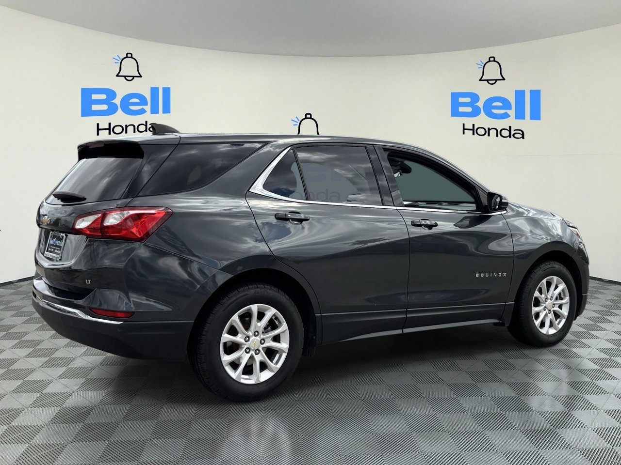 Used 2019 Chevrolet Equinox LT FWD image 4