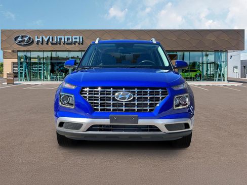 Used 2025 Hyundai Venue SEL FWD image 12
