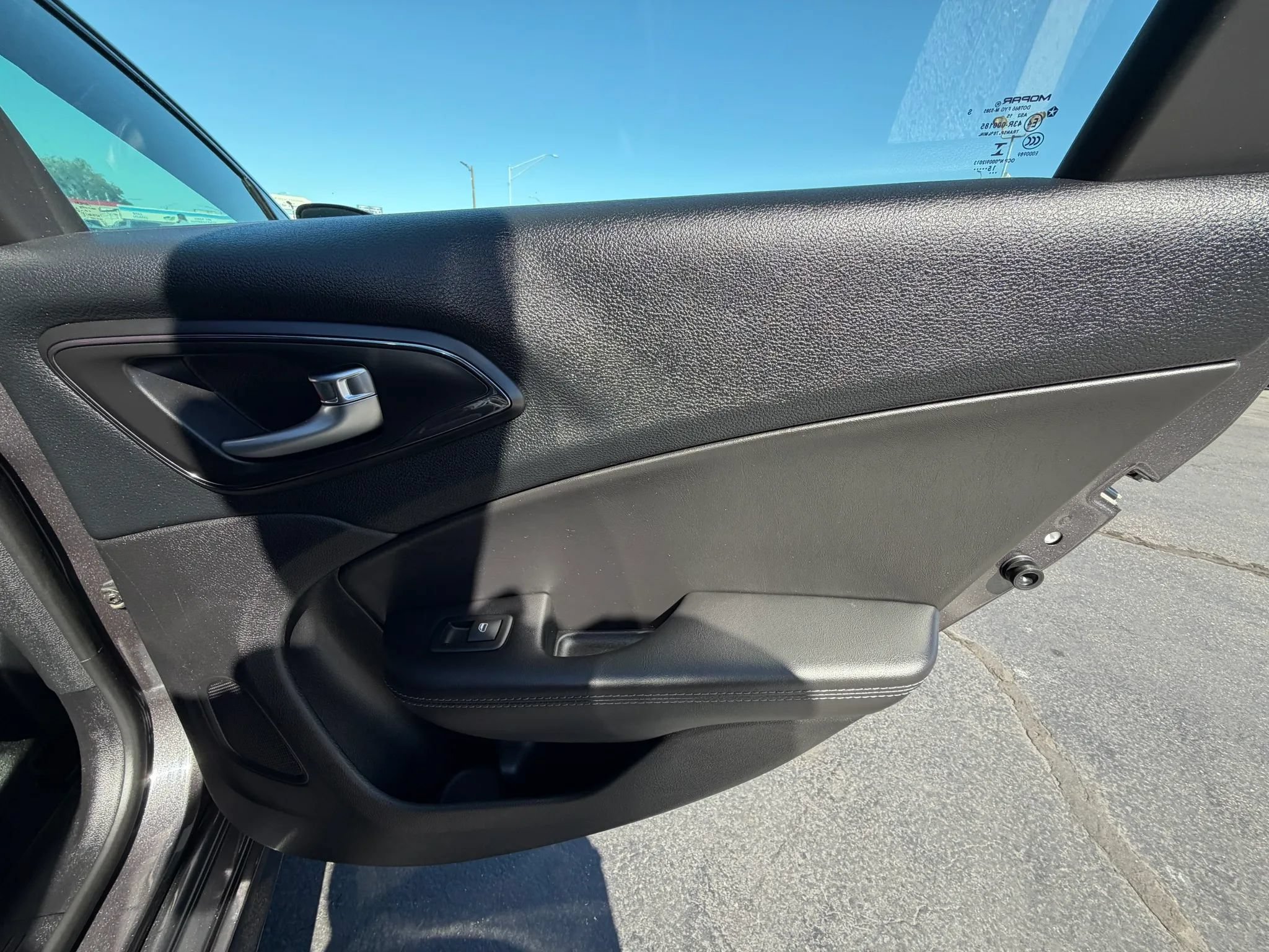 Used 2016 Chrysler 200 S FWD image 17