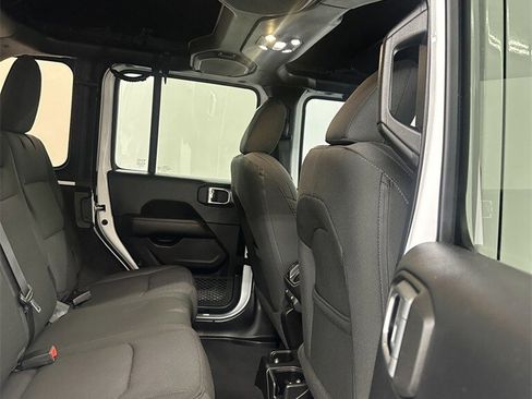 Used 2019 Jeep Wrangler Unlimited Sahara w/ Dual Top Group image 40