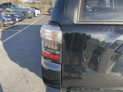 Used 2022 Toyota 4Runner TRD Off-Road Premium image 20