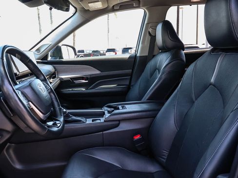 Used 2024 Toyota Grand Highlander AWD image 28