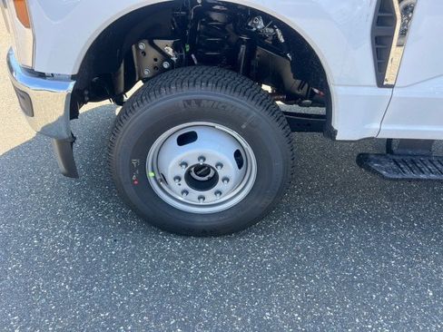 New 2026 Ford F350 XL w/ XL Chrome Package AWD/4WD image 25