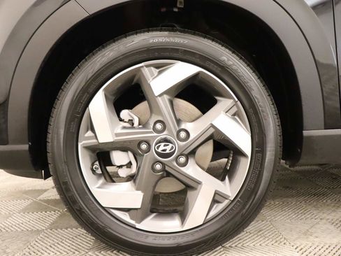 Used 2025 Hyundai Venue SEL image 7