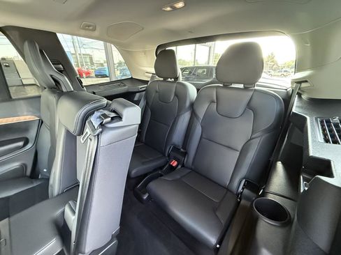 Used 2024 Volvo XC90 B6 Plus image 46