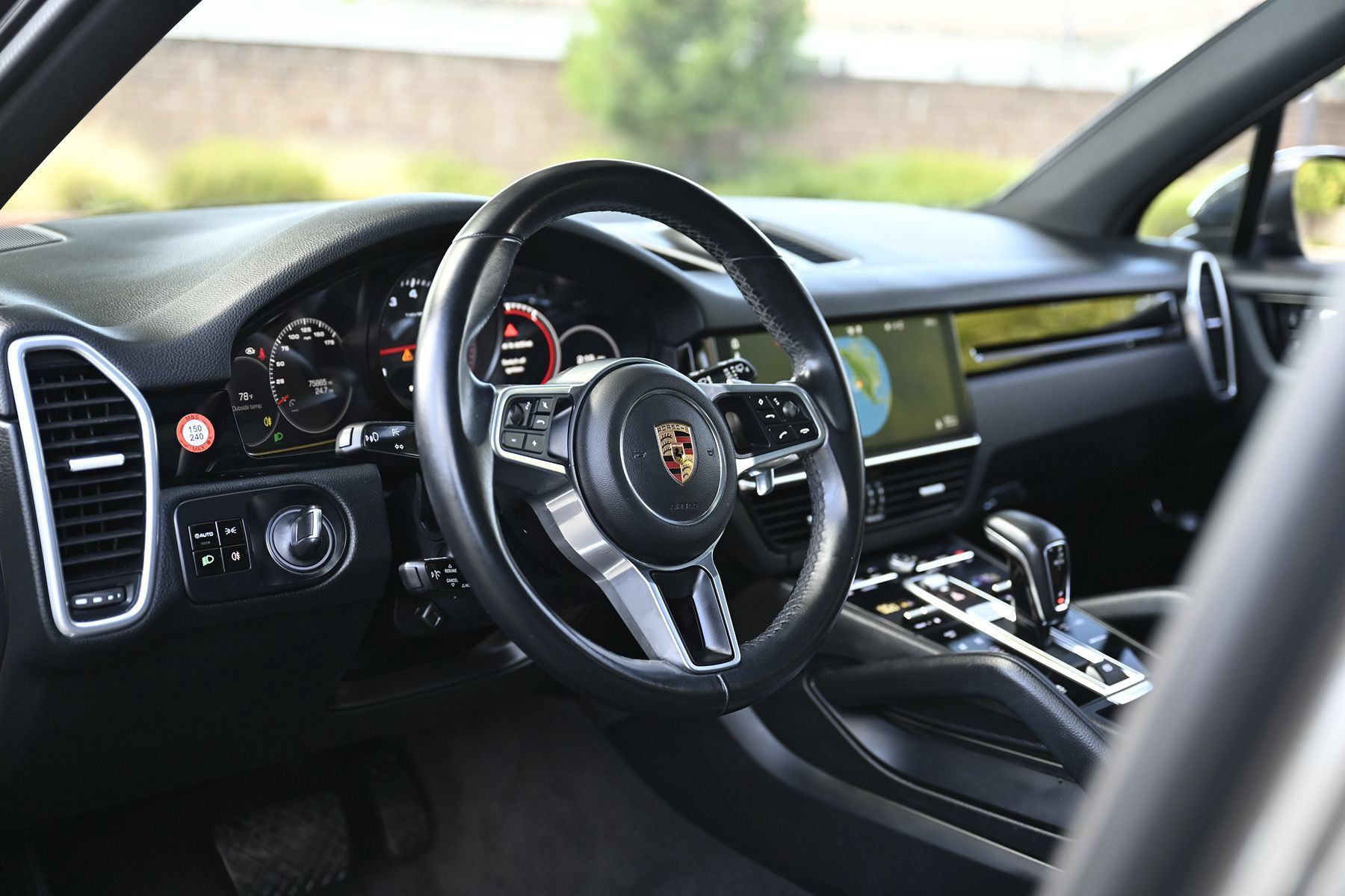 Used 2019 Porsche Cayenne AWD/4WD image 28