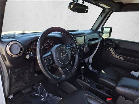 Used 2017 Jeep Wrangler Unlimited Sahara AWD/4WD image 10