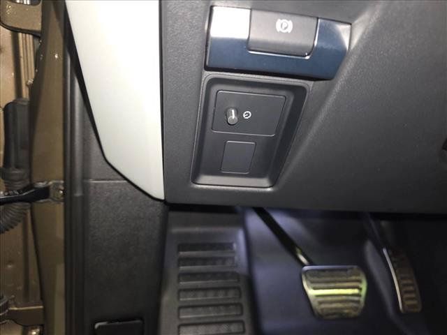 Used 2022 Land Rover Defender 110 S AWD/4WD image 26