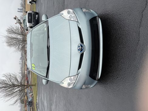 Used 2015 Toyota Prius Three image 11