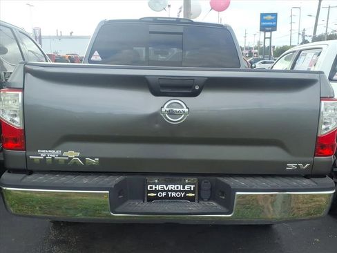 Used 2017 Nissan Titan SV RWD image 31