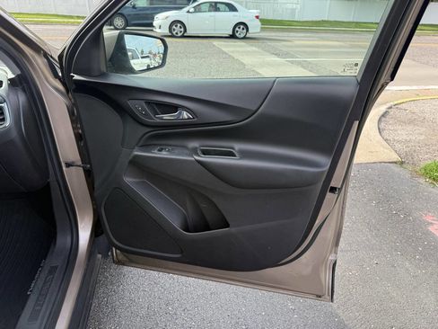 Used 2018 Chevrolet Equinox LT w/ LPO, Protection Package FWD image 8