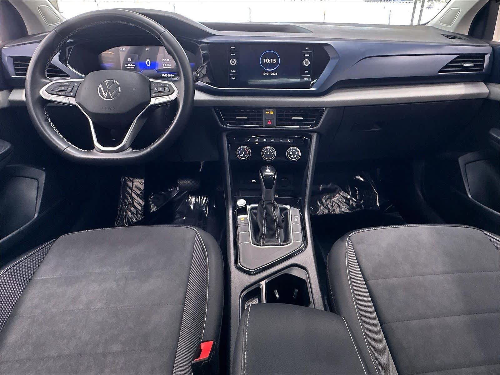 Used 2023 Volkswagen Taos SE w/ Panoramic Sunroof Package FWD image 10
