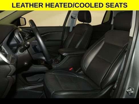 Used 2023 GMC Acadia SLT w/ Elevation Edition image 4