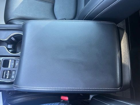 Used 2024 Honda Pilot Touring image 20