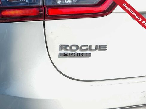 Used 2022 Nissan Rogue Sport SV w/ Technology Package FWD image 10