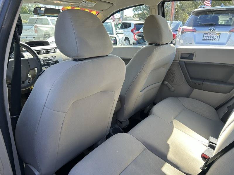 Used 2010 Ford Focus S FWD image 14