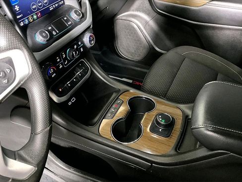 Used 2023 GMC Acadia SLE w/ Elevation Edition image 13