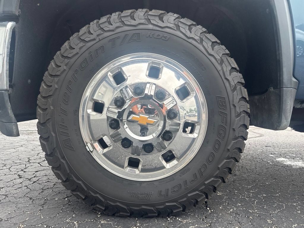 Used 2025 Chevrolet Silverado 3500 LT w/ Safety Package AWD/4WD image 11