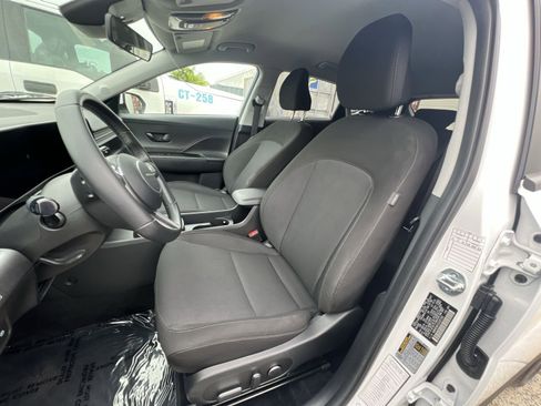 Used 2025 Hyundai Kona SEL FWD image 21
