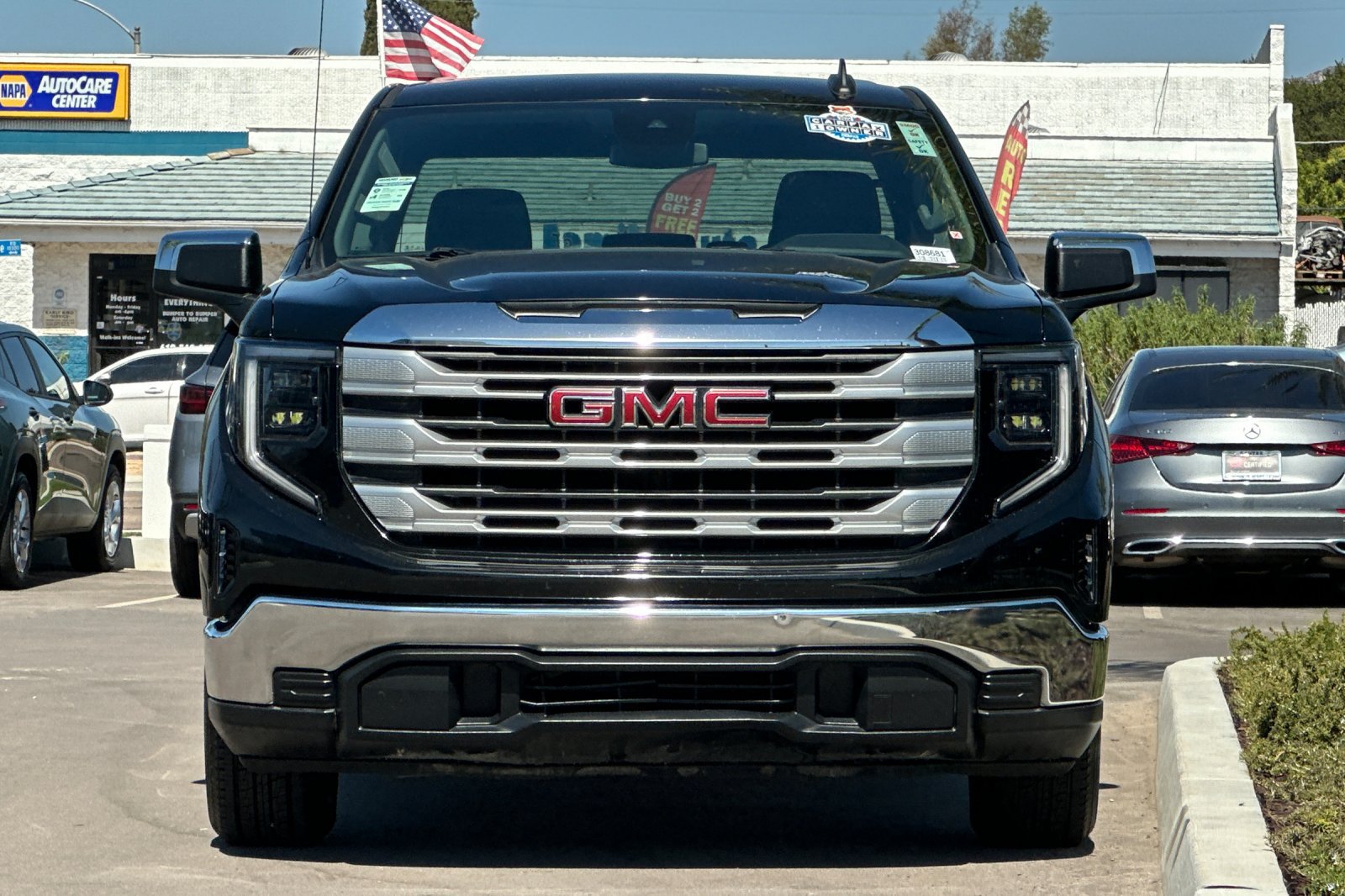 Used 2024 GMC Sierra 1500 SLE RWD image 9