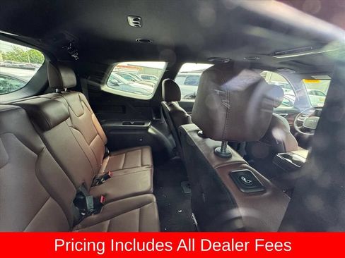 Used 2024 Kia Telluride EX w/ EX Captain's Chair Package FWD image 4