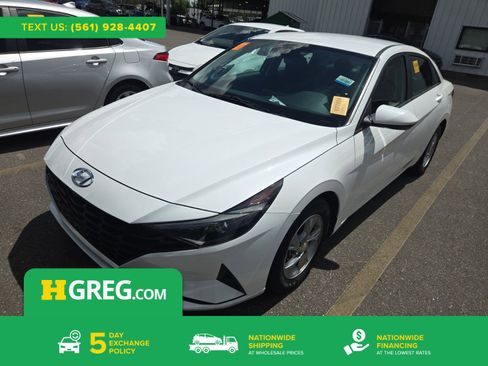Used 2022 Hyundai Elantra SE FWD image 1