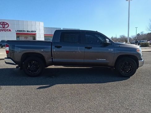 Used 2016 Toyota Tundra SR5 image 2