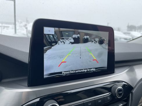 Certified 2022 Ford Escape Titanium image 19