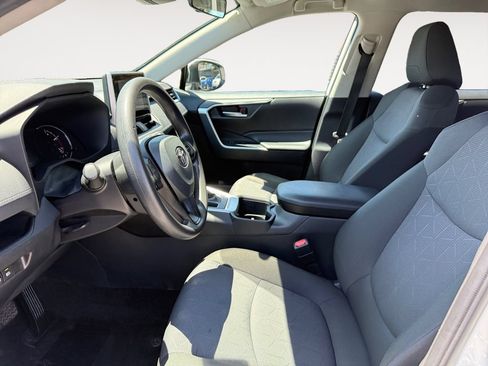 Certified 2025 Toyota RAV4 XLE FWD image 9