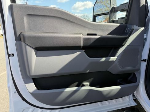 New 2025 Ford F550 4x4 Crew Cab Super Duty image 8