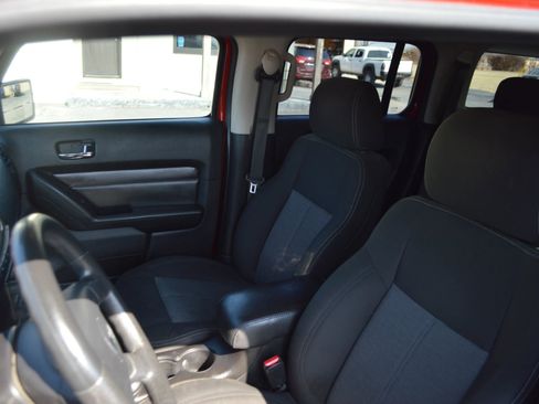 Used 2010 HUMMER H3 image 15