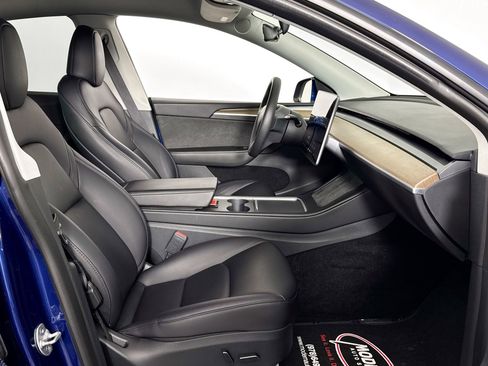 Used 2023 Tesla Model Y Performance image 38
